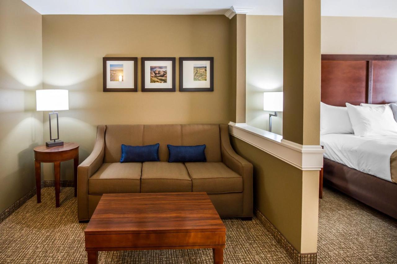 Comfort Inn & Suites Mandan - Bismarck Eksteriør billede